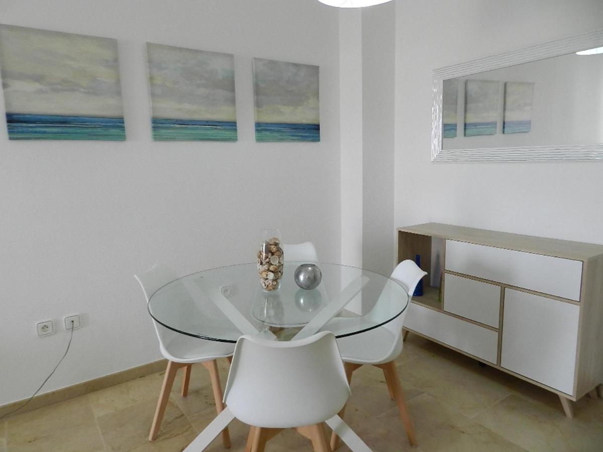 شقة Stunning Views Await You In Marina De La Duquesa Castillo de Sabinillas المظهر الخارجي الصورة