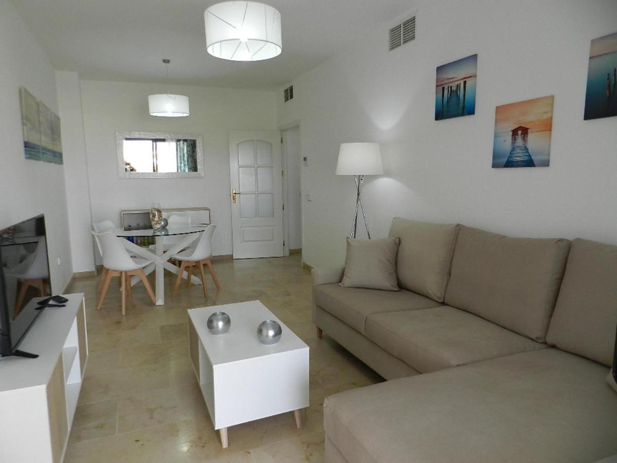 شقة Stunning Views Await You In Marina De La Duquesa Castillo de Sabinillas المظهر الخارجي الصورة